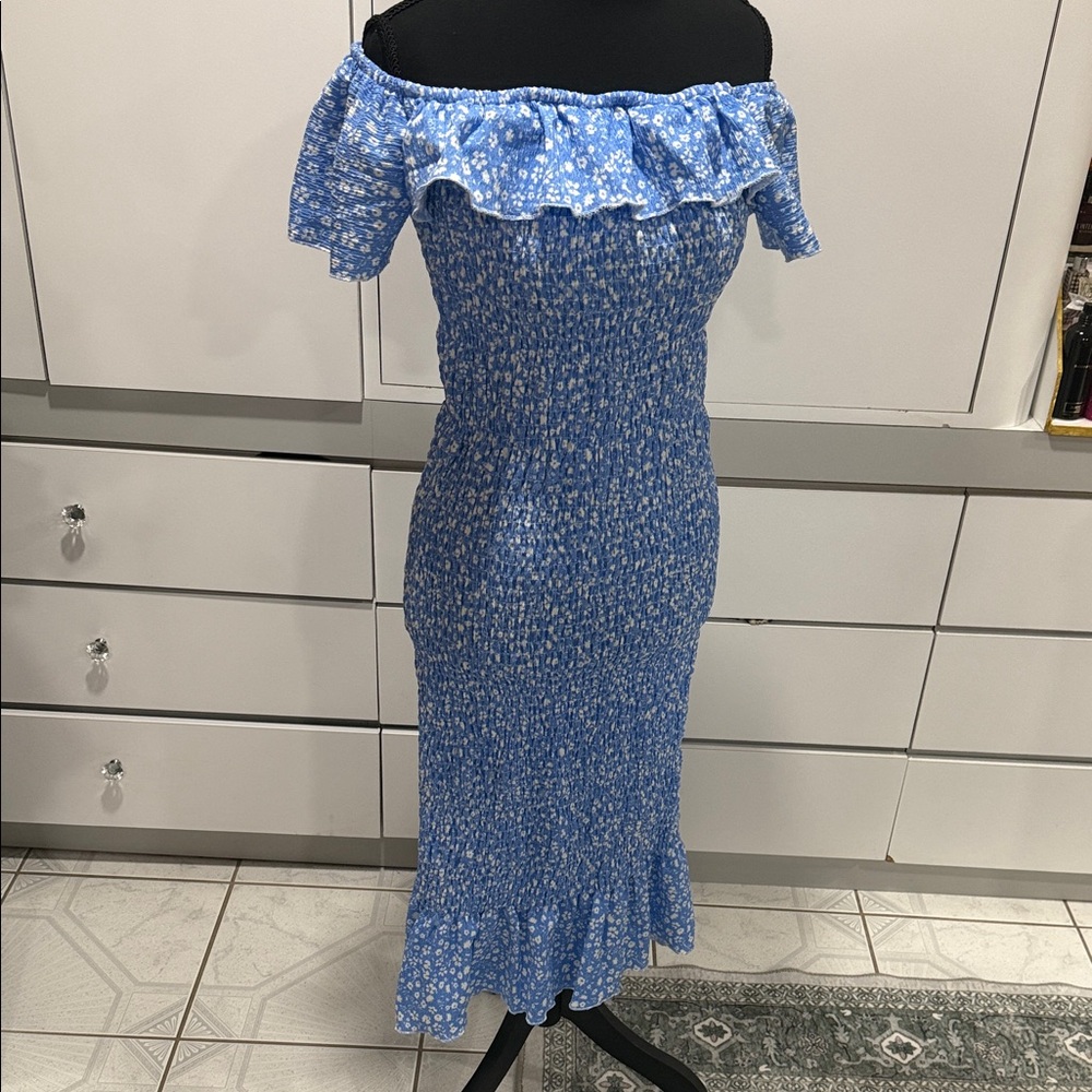 Elegant Blue Floral Ruffle Midi Dress